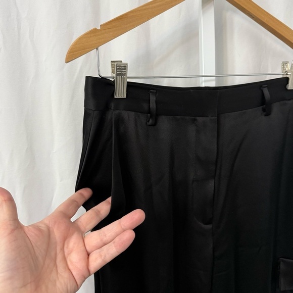 Aritzia Babaton Refined Satin Black Cargo Pant NWOT - Picture 10 of 14